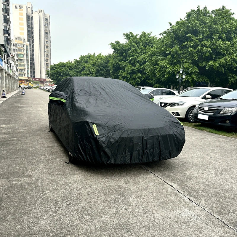 Capa Protetora para Carros com Tiras Refletivas e Fixação com Bandagem